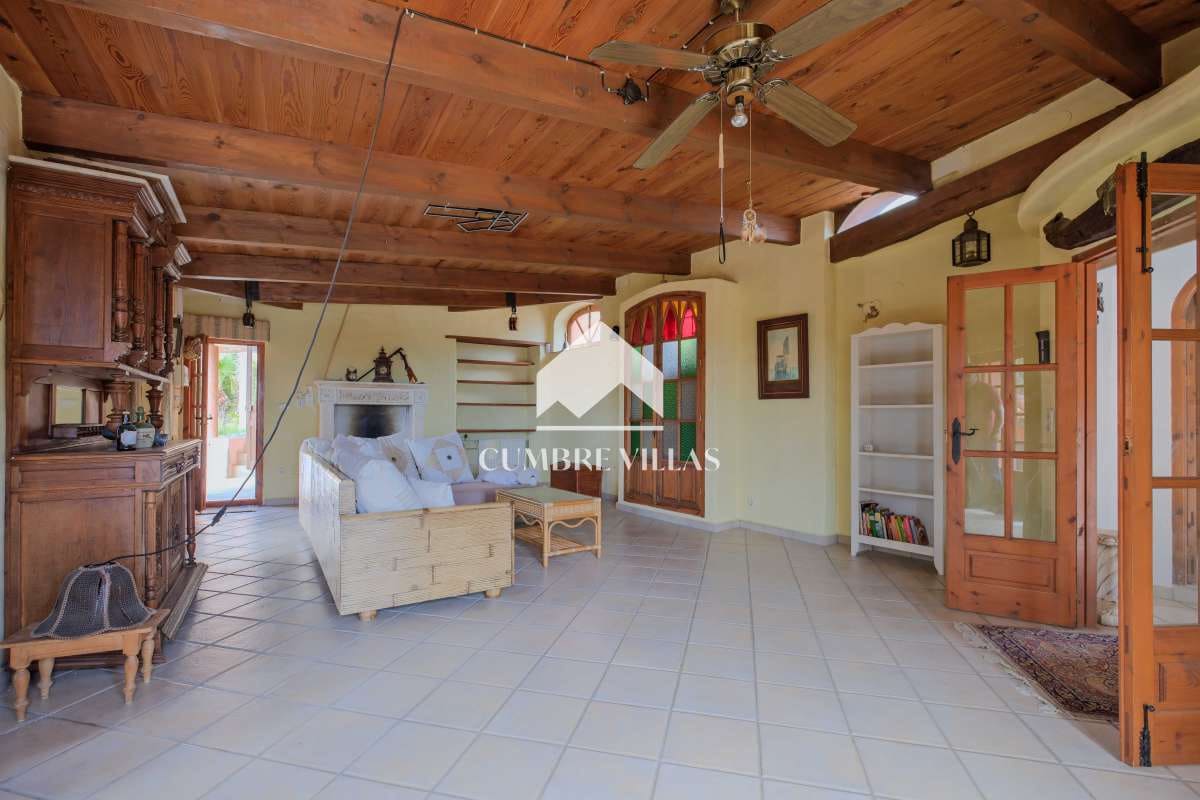 6 bedroom Finca/Country House for sale in Almunecar with pool garage - € 975,000 (Ref: 9821856)