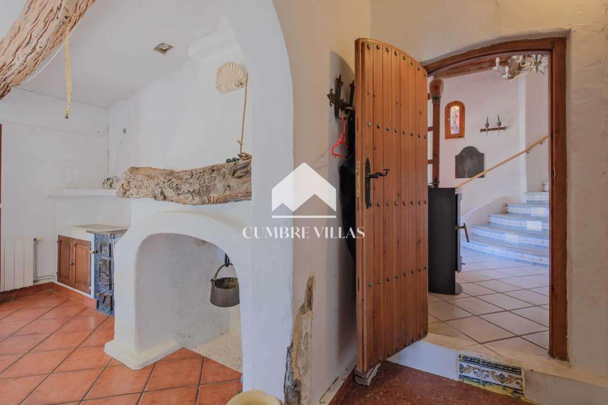 6 bedroom Finca/Country House for sale in Almunecar with pool garage - € 975,000 (Ref: 9821856)