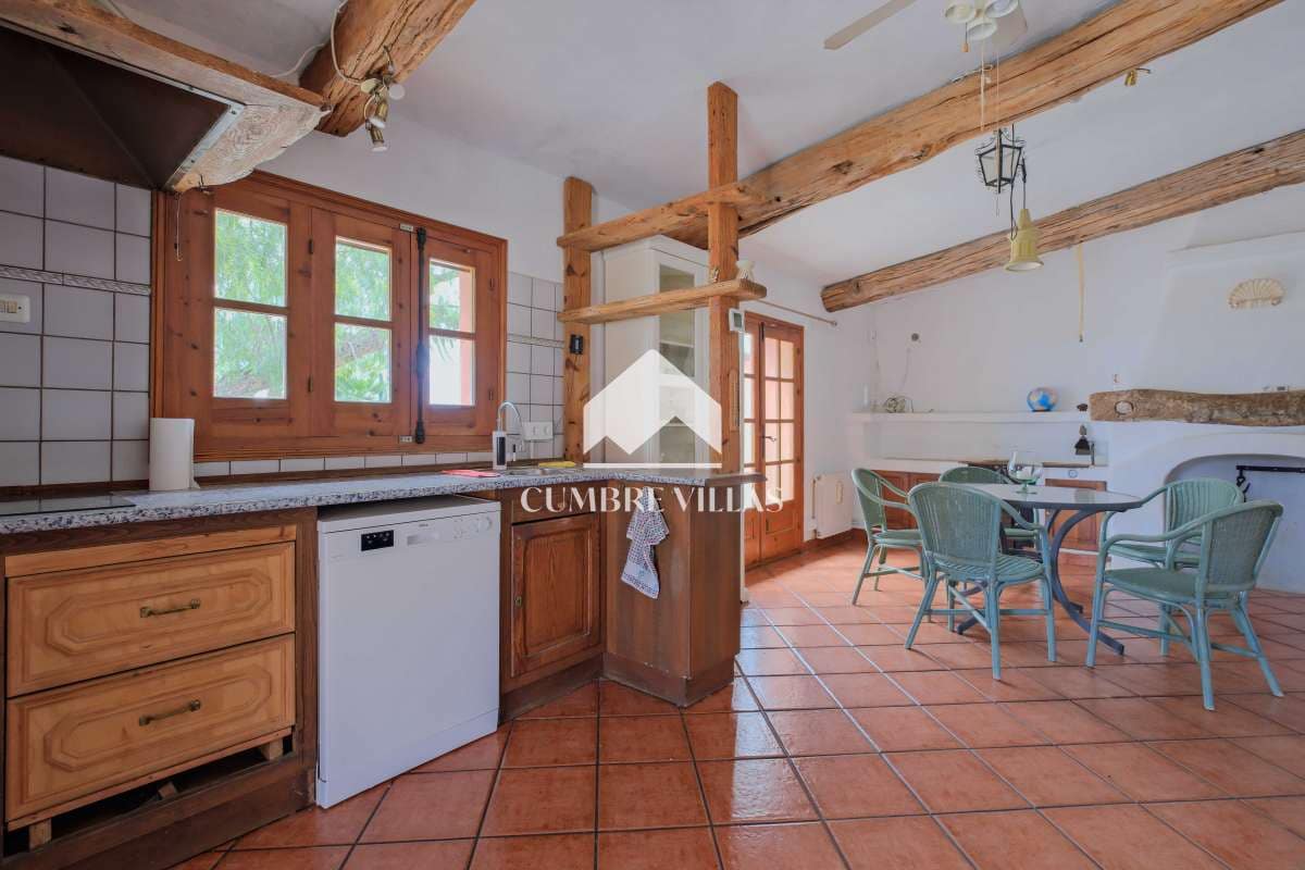 6 bedroom Finca/Country House for sale in Almunecar with pool garage - € 975,000 (Ref: 9821856)