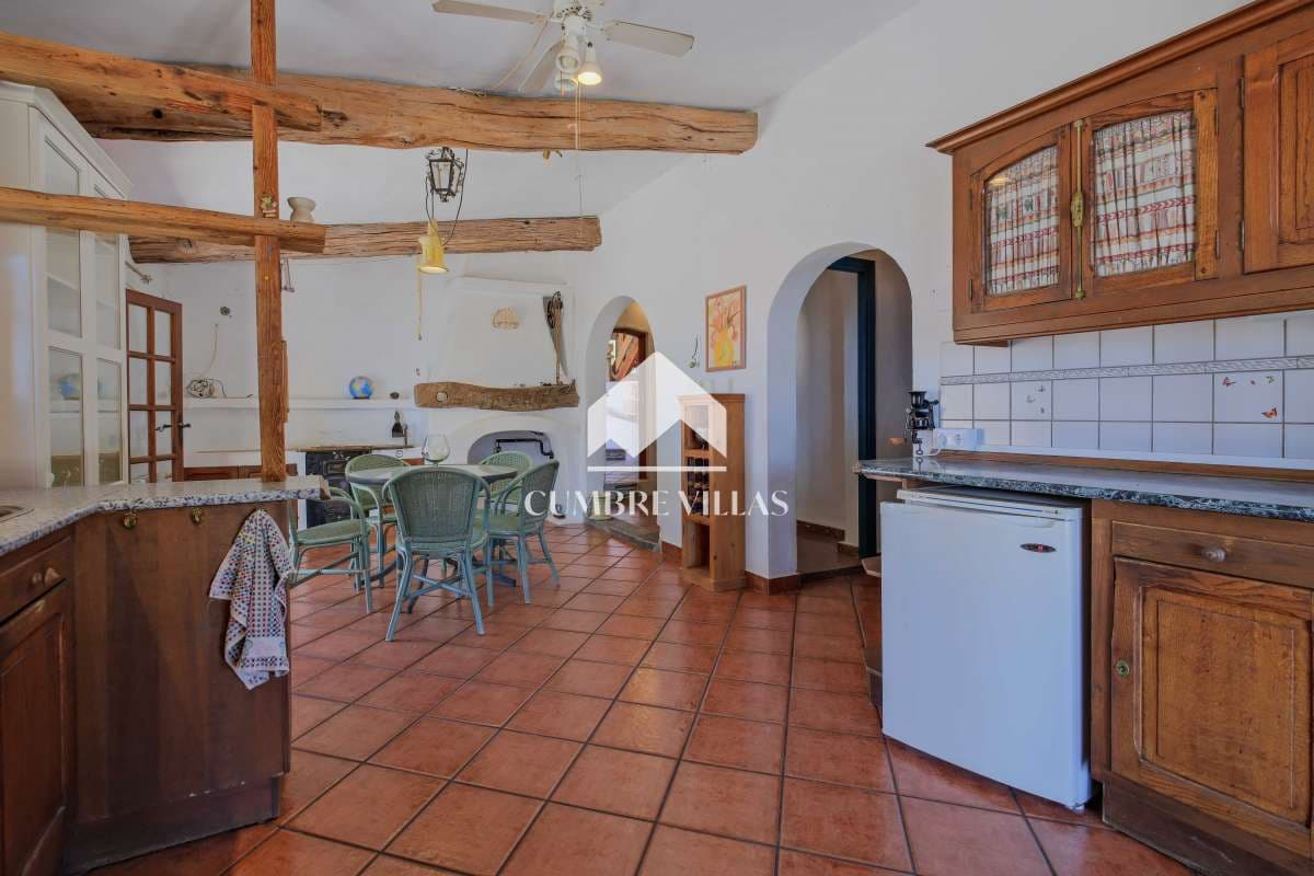 6 bedroom Finca/Country House for sale in Almunecar with pool garage - € 975,000 (Ref: 9821856)