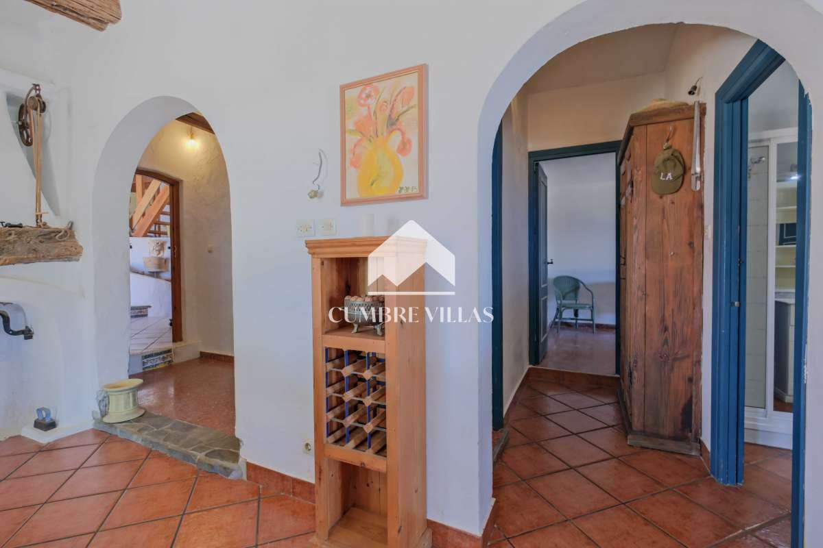6 bedroom Finca/Country House for sale in Almunecar with pool garage - € 975,000 (Ref: 9821856)