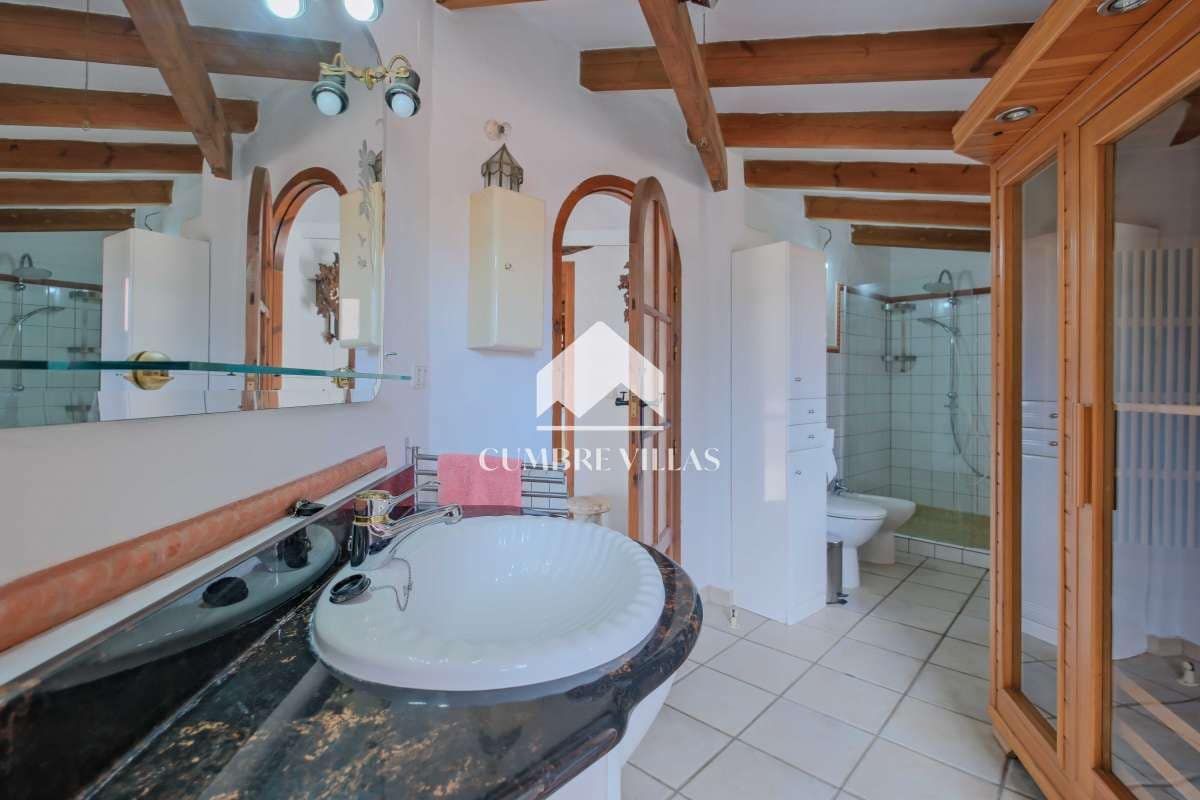 6 bedroom Finca/Country House for sale in Almunecar with pool garage - € 975,000 (Ref: 9821856)