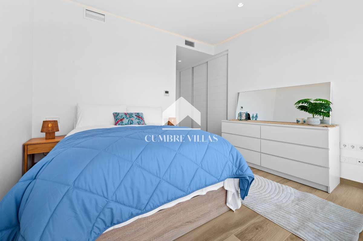 5 bedroom Villa for sale in La Herradura with pool garage - € 2,525,000 (Ref: 9821857)