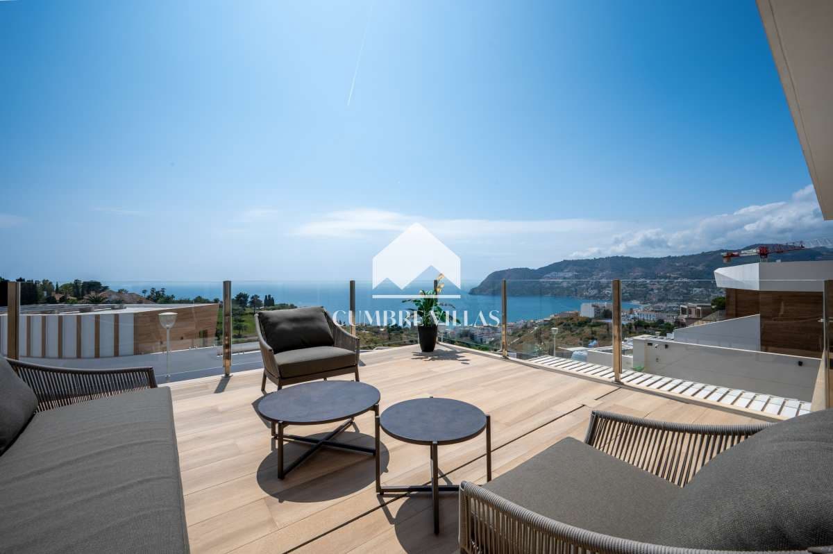 5 bedroom Villa for sale in La Herradura with pool garage - € 2,525,000 (Ref: 9821857)