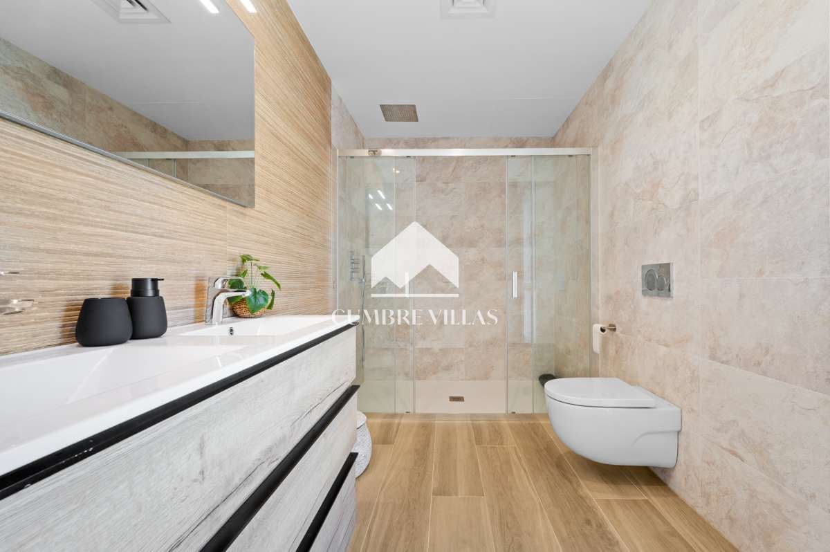 5 bedroom Villa for sale in La Herradura with pool garage - € 2,525,000 (Ref: 9821857)