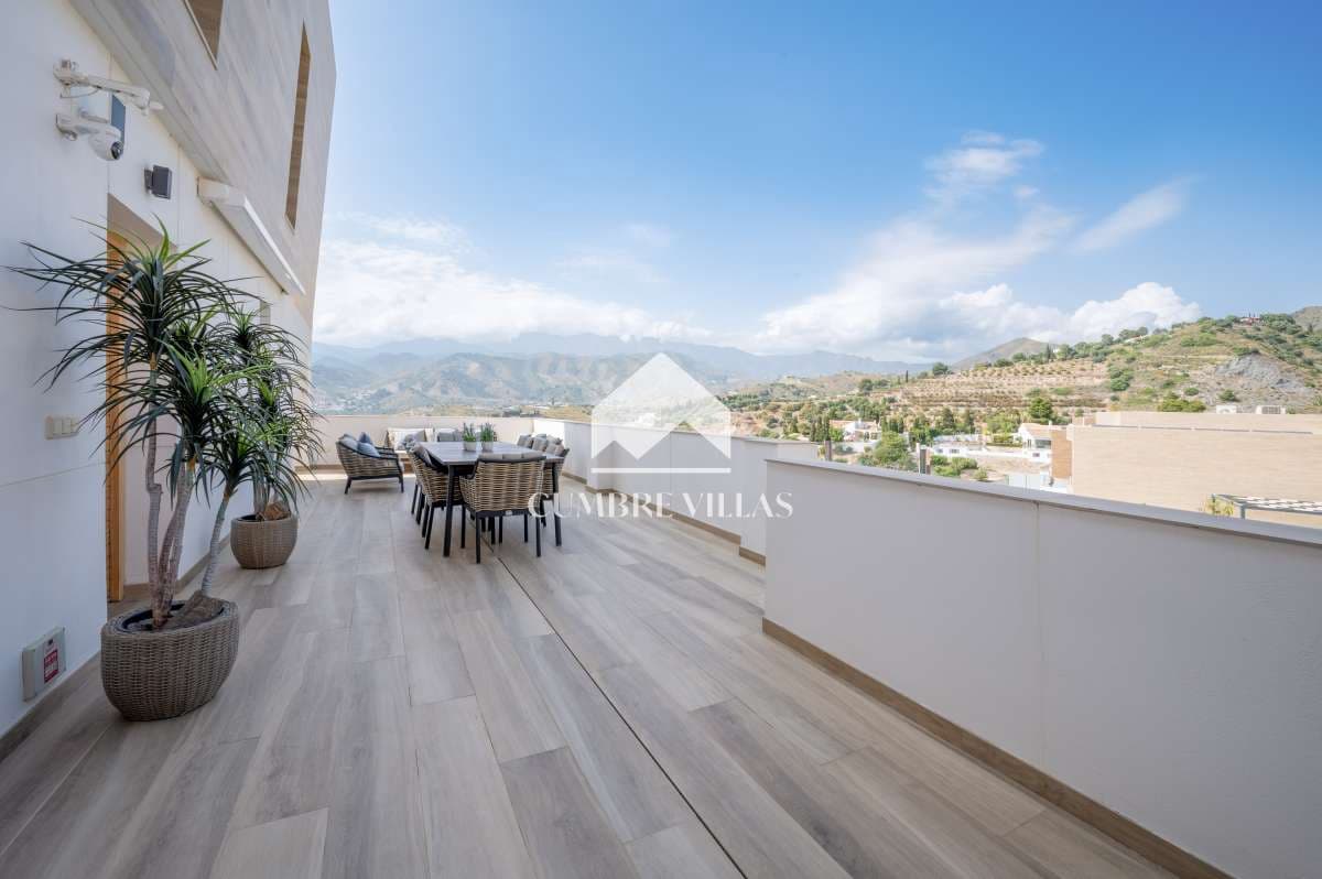 5 bedroom Villa for sale in La Herradura with pool garage - € 2,525,000 (Ref: 9821857)