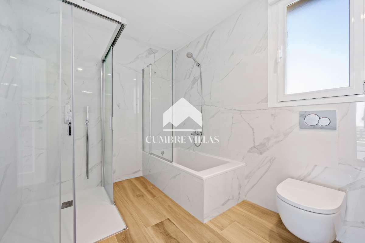 5 bedroom Villa for sale in La Herradura with pool garage - € 2,525,000 (Ref: 9821857)