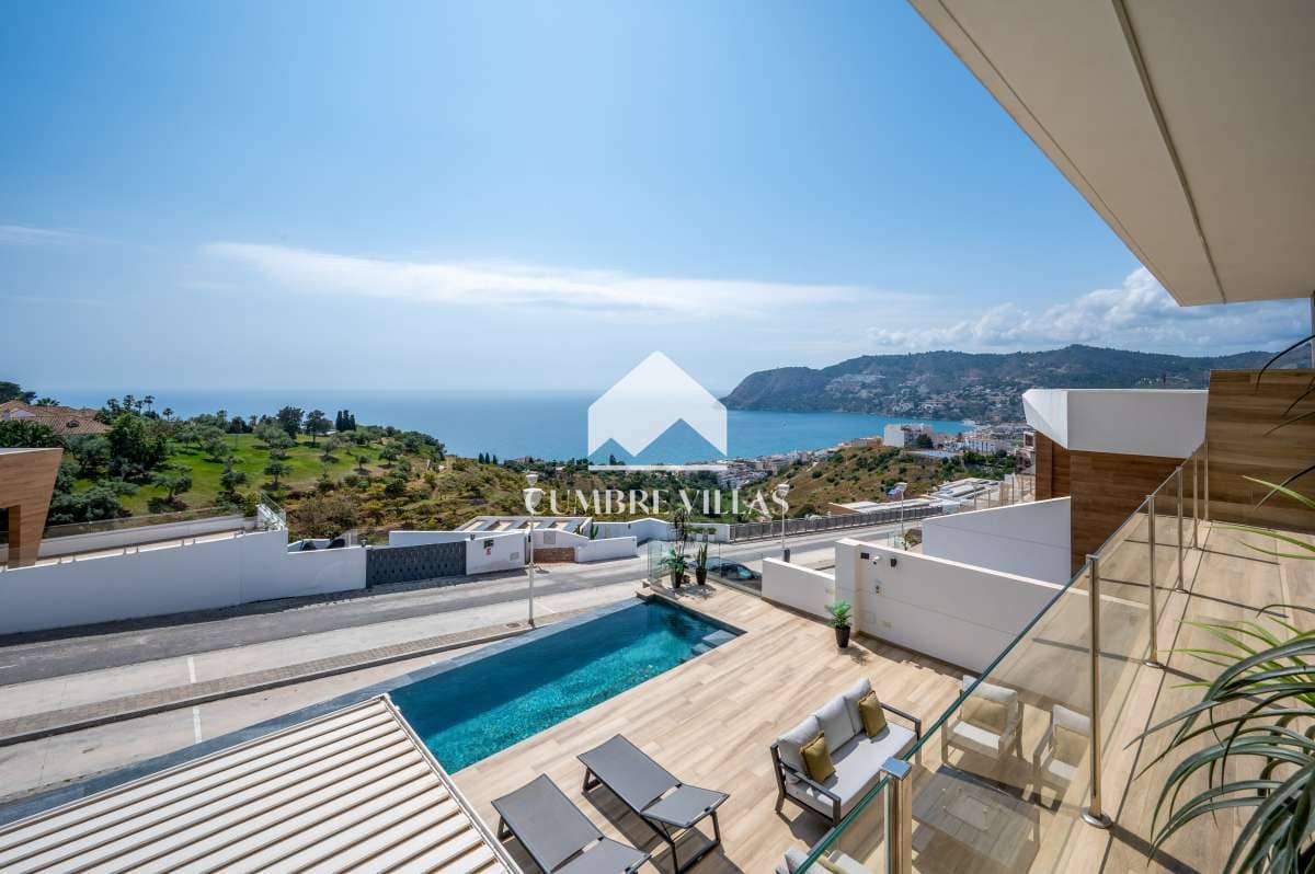5 bedroom Villa for sale in La Herradura with pool garage - € 2,525,000 (Ref: 9821857)