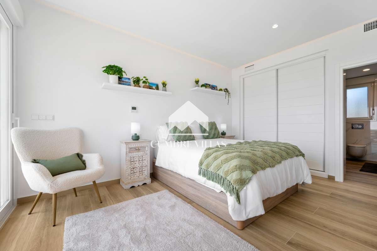 5 bedroom Villa for sale in La Herradura with pool garage - € 2,525,000 (Ref: 9821857)