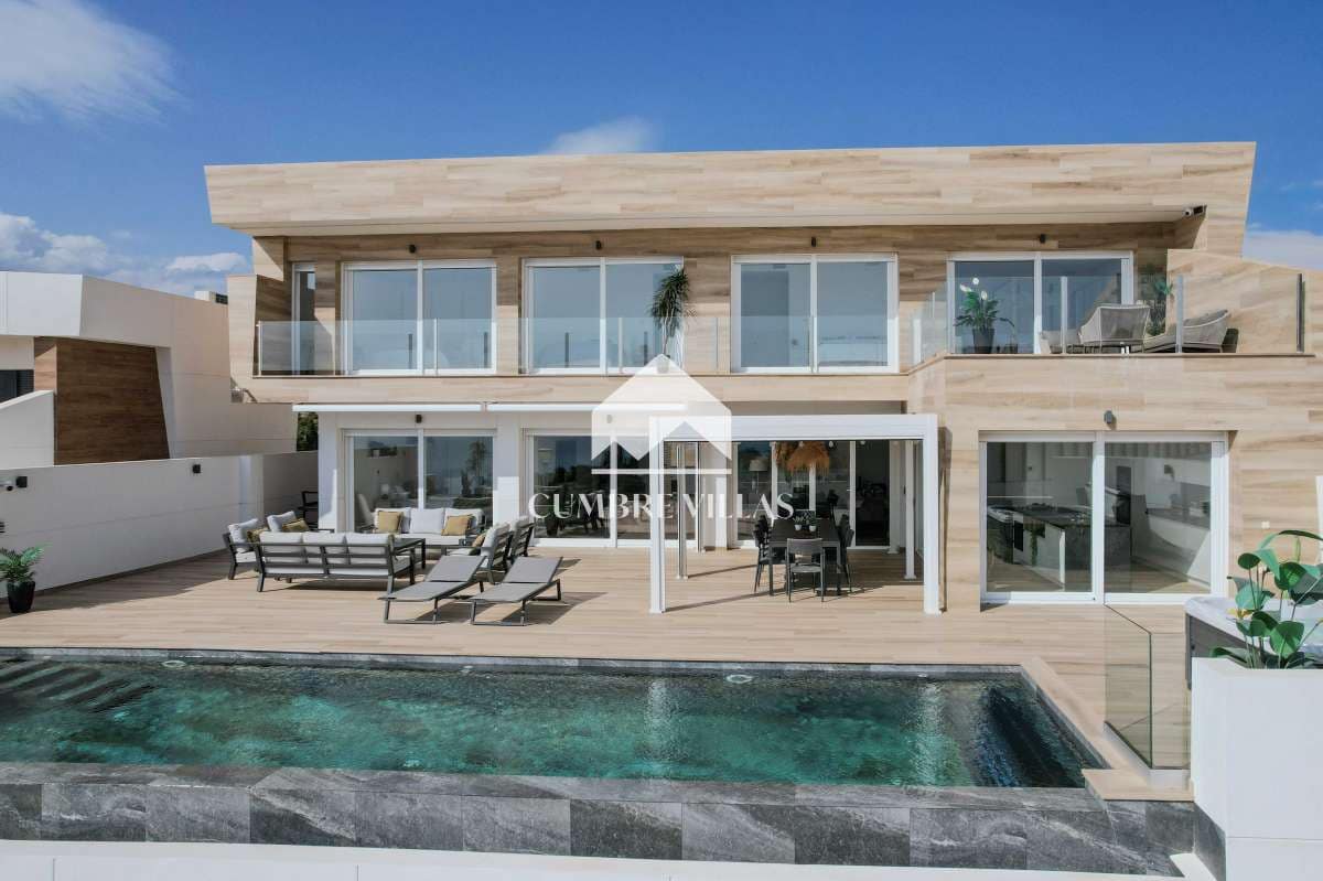 5 bedroom Villa for sale in La Herradura with pool garage - € 2,525,000 (Ref: 9821857)