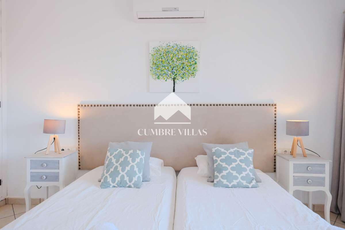 5 bedroom Villa for sale in Salobrena with pool garage - € 1,140,000 (Ref: 9821858)