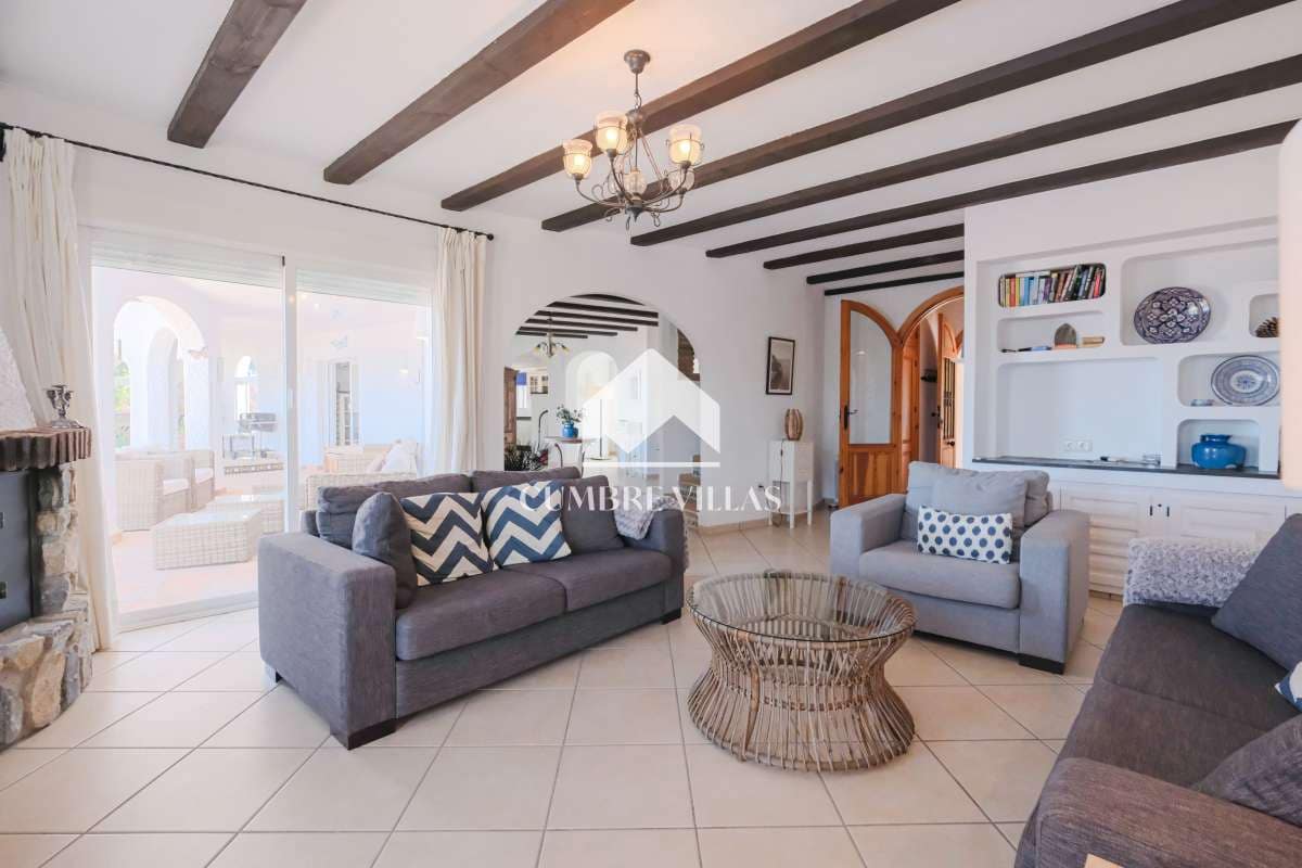 5 bedroom Villa for sale in Salobrena with pool garage - € 1,140,000 (Ref: 9821858)