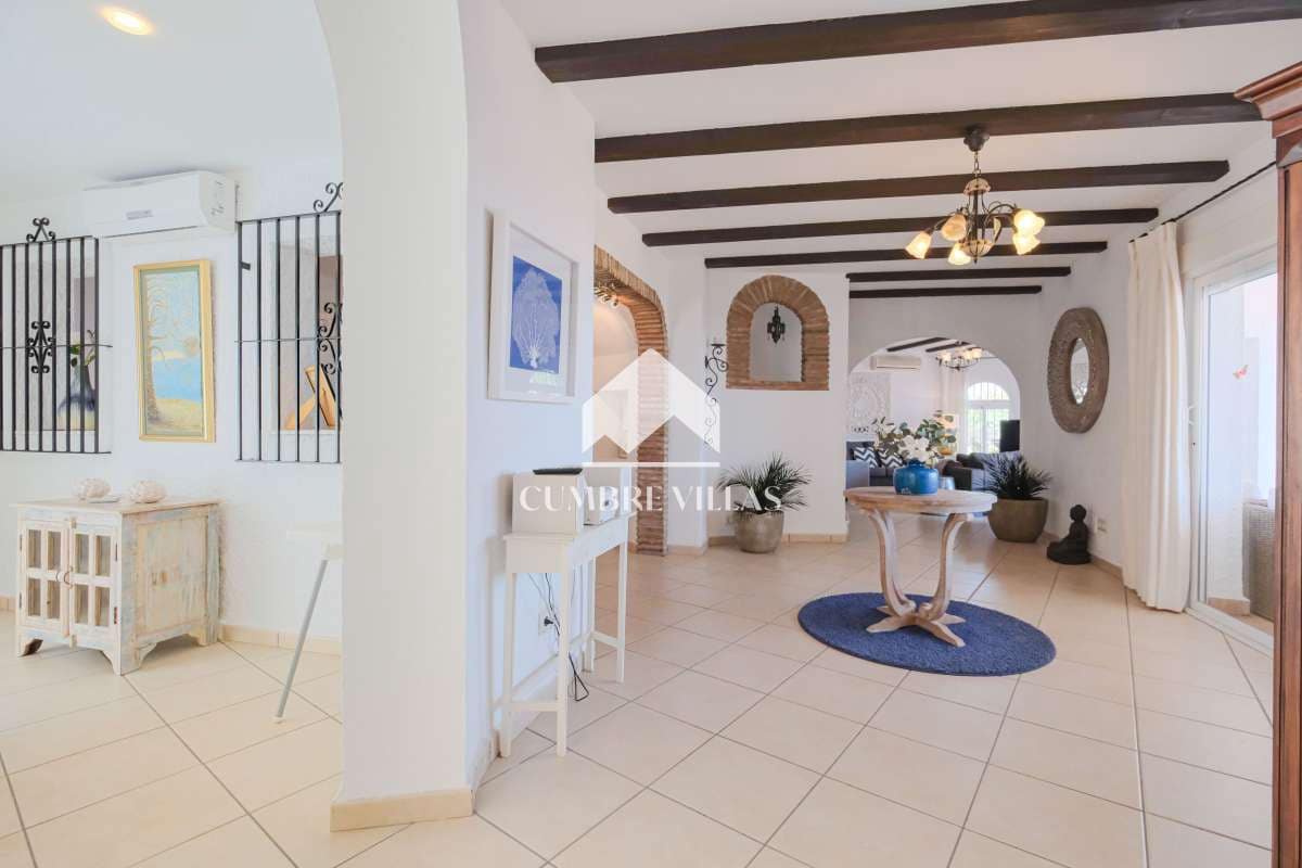 5 bedroom Villa for sale in Salobrena with pool garage - € 1,140,000 (Ref: 9821858)