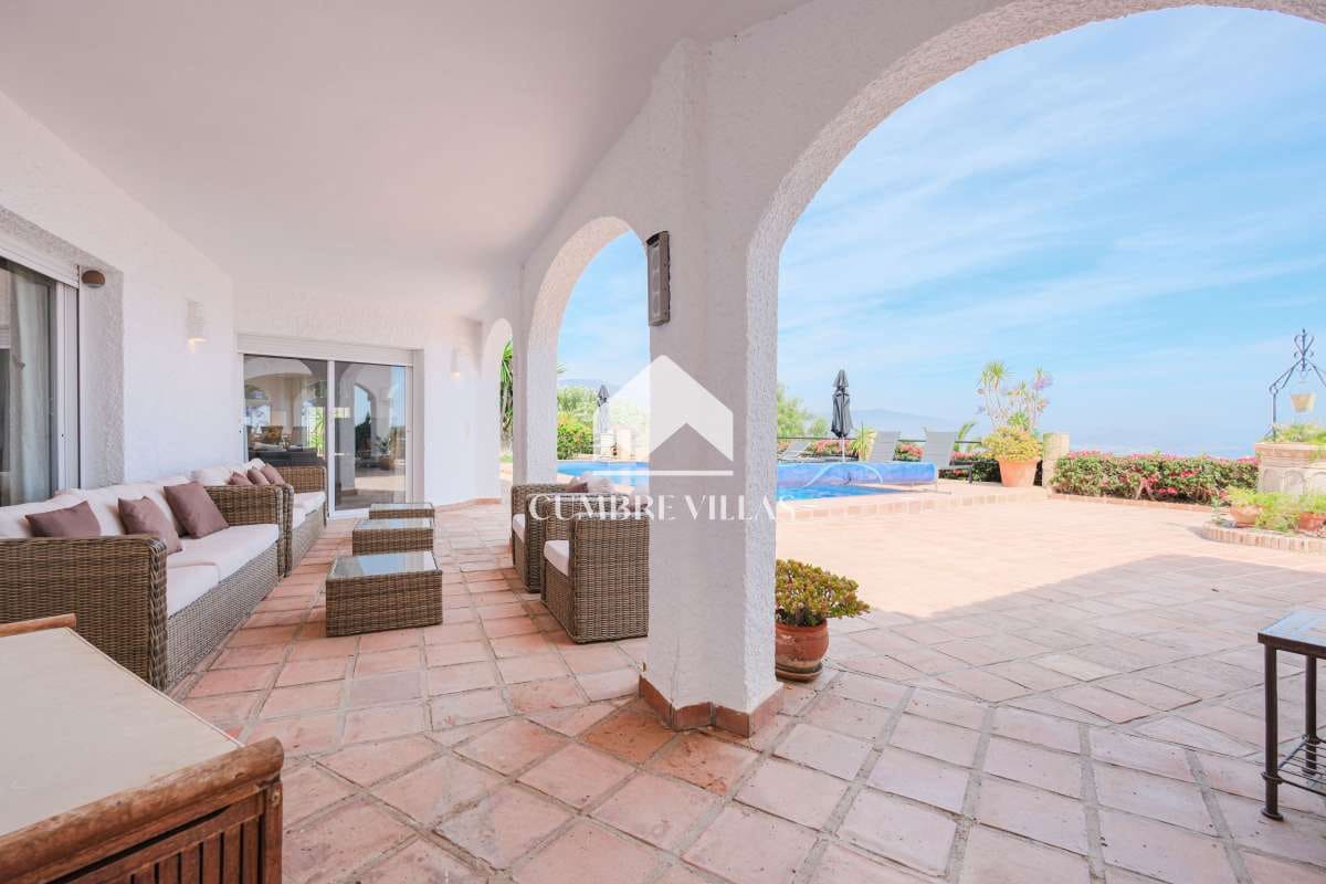 5 bedroom Villa for sale in Salobrena with pool garage - € 1,140,000 (Ref: 9821858)