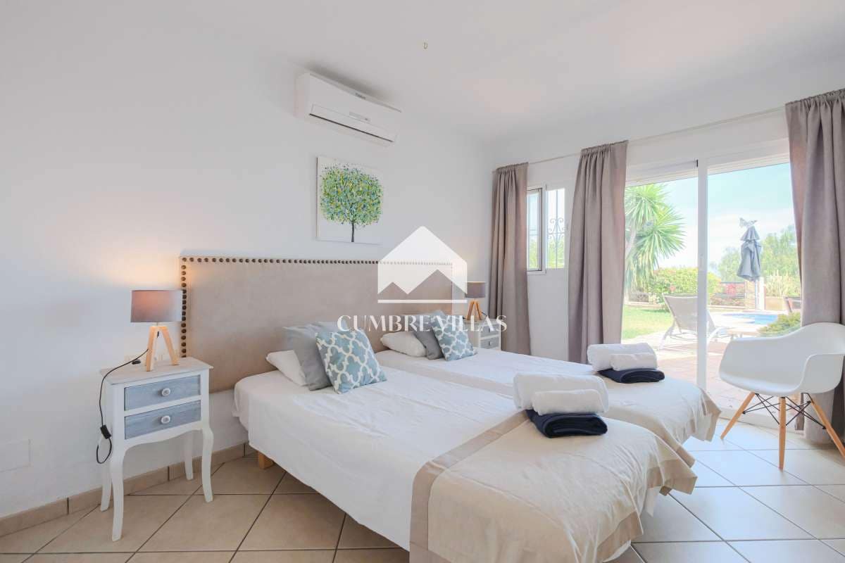 5 bedroom Villa for sale in Salobrena with pool garage - € 1,140,000 (Ref: 9821858)