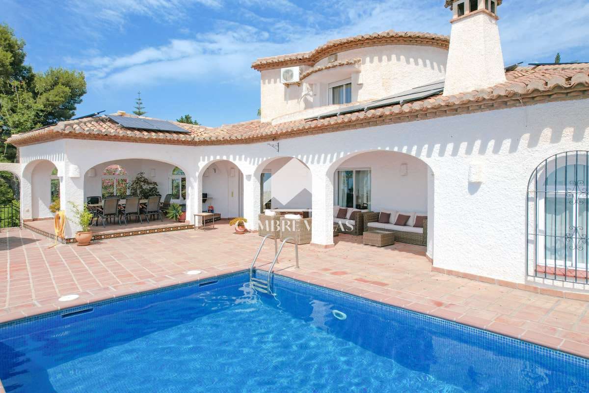 5 bedroom Villa for sale in Salobrena with pool garage - € 1,140,000 (Ref: 9821858)