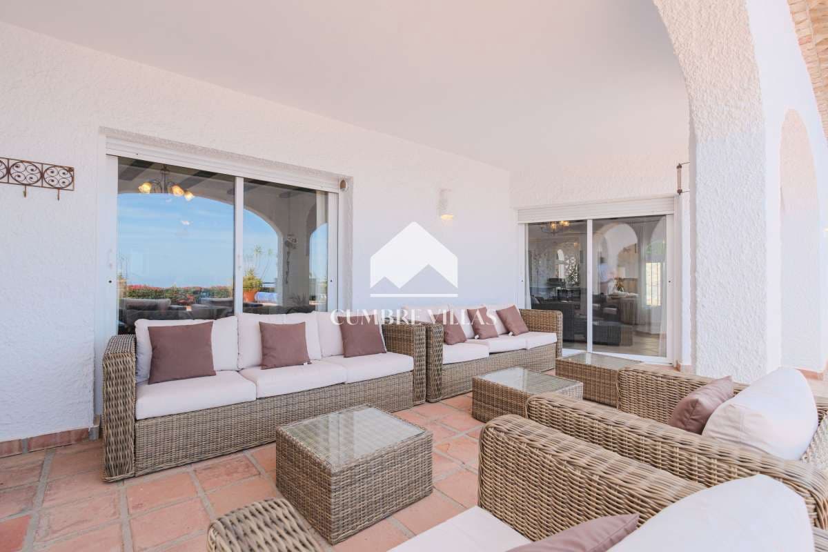 5 bedroom Villa for sale in Salobrena with pool garage - € 1,140,000 (Ref: 9821858)