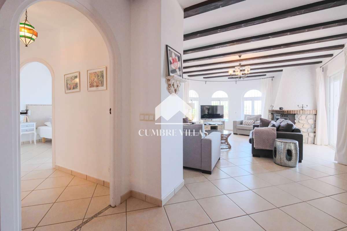 5 bedroom Villa for sale in Salobrena with pool garage - € 1,140,000 (Ref: 9821858)