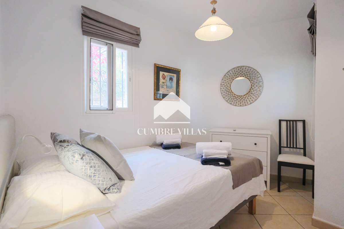 5 bedroom Villa for sale in Salobrena with pool garage - € 1,140,000 (Ref: 9821858)