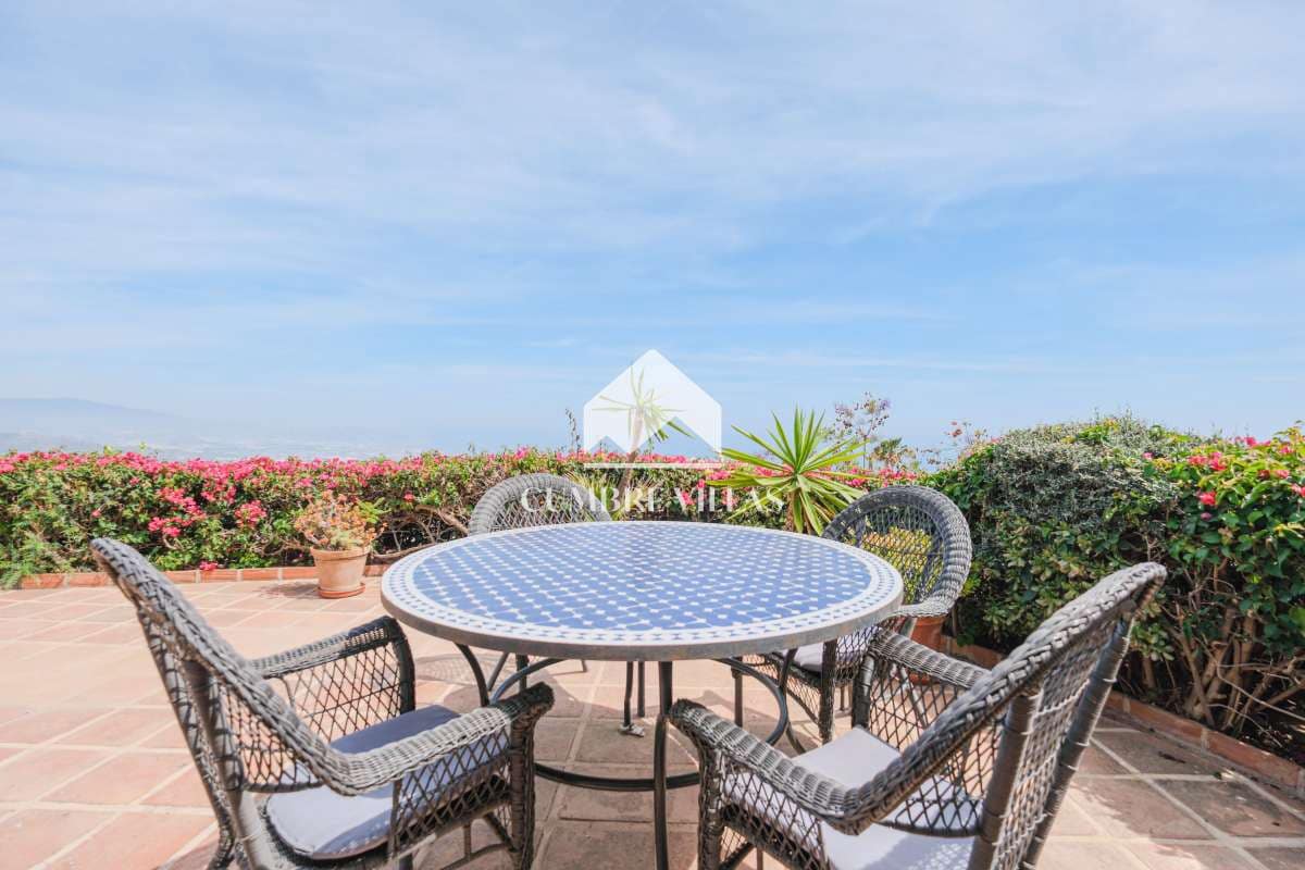 5 bedroom Villa for sale in Salobrena with pool garage - € 1,140,000 (Ref: 9821858)