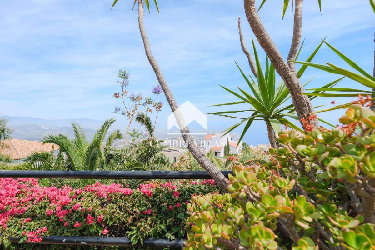 5 bedroom Villa for sale in Salobrena with pool garage - € 1,140,000 (Ref: 9821858)
