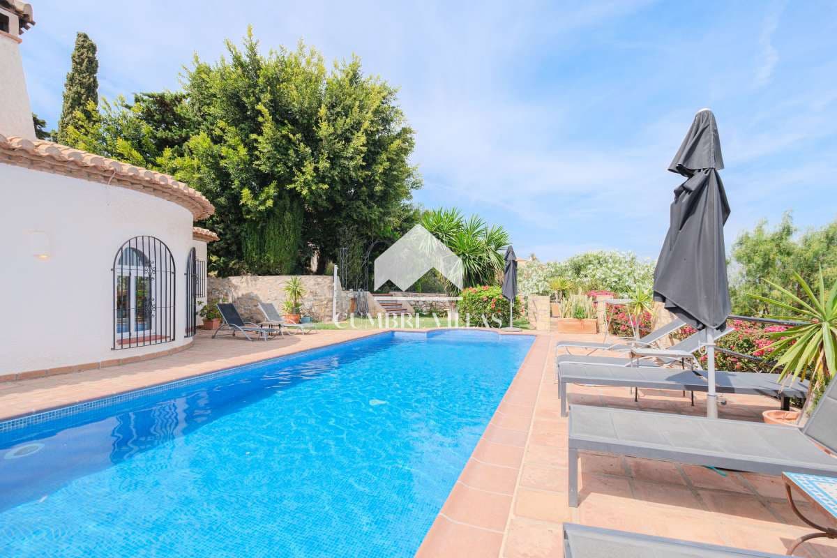 5 bedroom Villa for sale in Salobrena with pool garage - € 1,140,000 (Ref: 9821858)