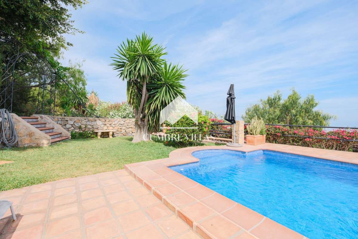 5 bedroom Villa for sale in Salobrena with pool garage - € 1,140,000 (Ref: 9821858)