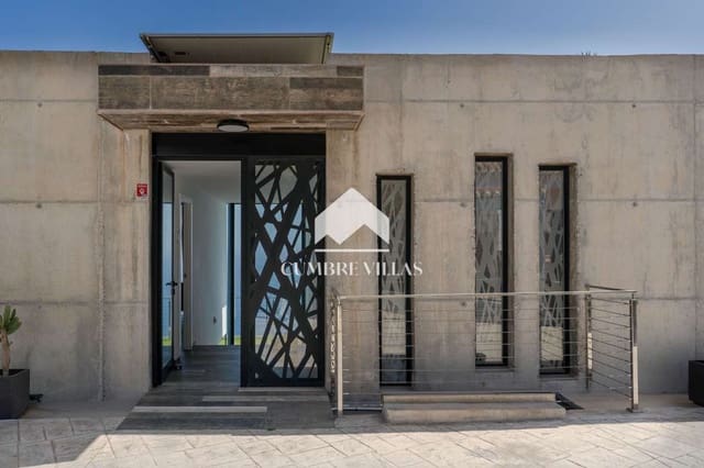 Chalet de 5 habitaciones en Salobreña en venta con piscina - 1.445.000 € (Ref: 9838719)