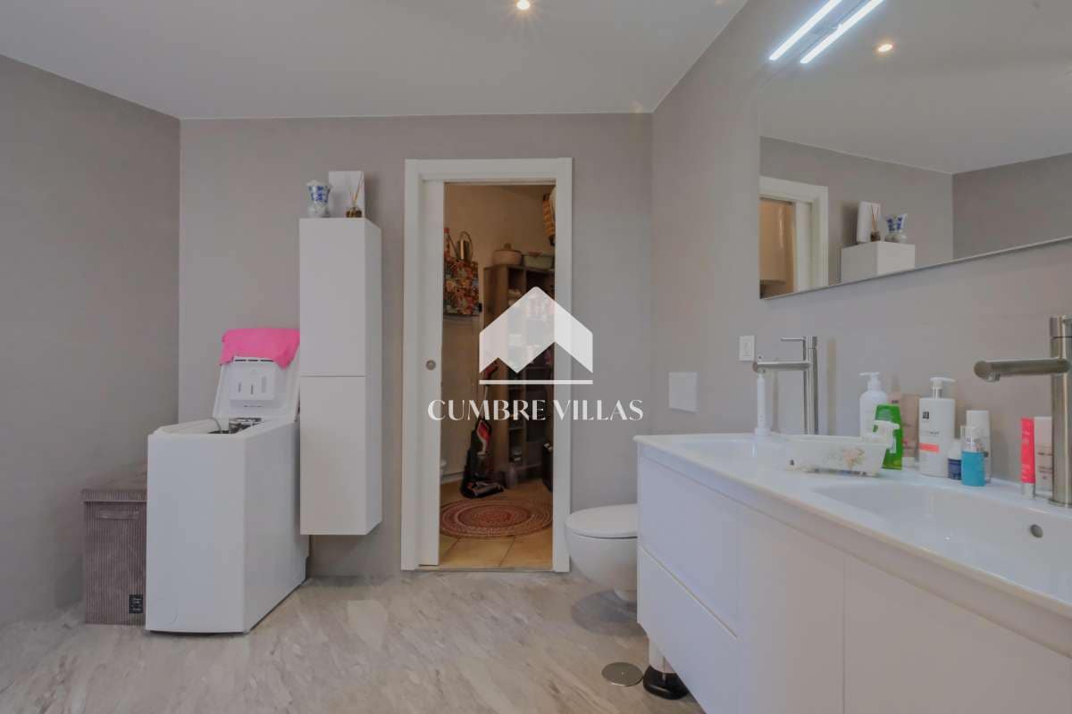 3 Zimmer Villa zu verkaufen in Salobrena mit Pool Garage - 840.000 € (Ref: 9848411)