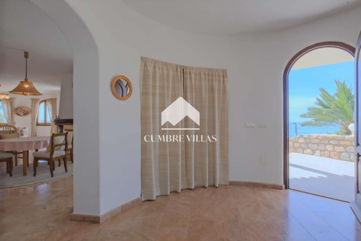 3 Zimmer Villa zu verkaufen in Salobrena mit Pool Garage - 840.000 € (Ref: 9848411)