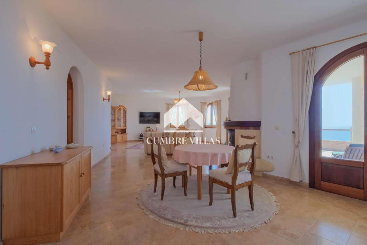 3 Zimmer Villa zu verkaufen in Salobrena mit Pool Garage - 840.000 € (Ref: 9848411)