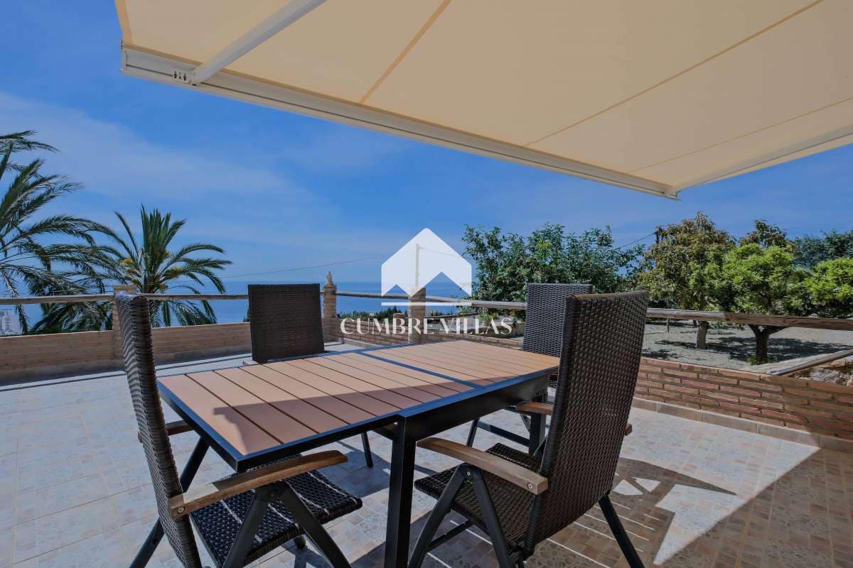 3 Zimmer Villa zu verkaufen in Salobrena mit Pool Garage - 840.000 € (Ref: 9848411)