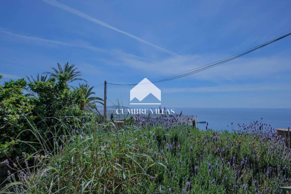 3 Zimmer Villa zu verkaufen in Salobrena mit Pool Garage - 840.000 € (Ref: 9848411)