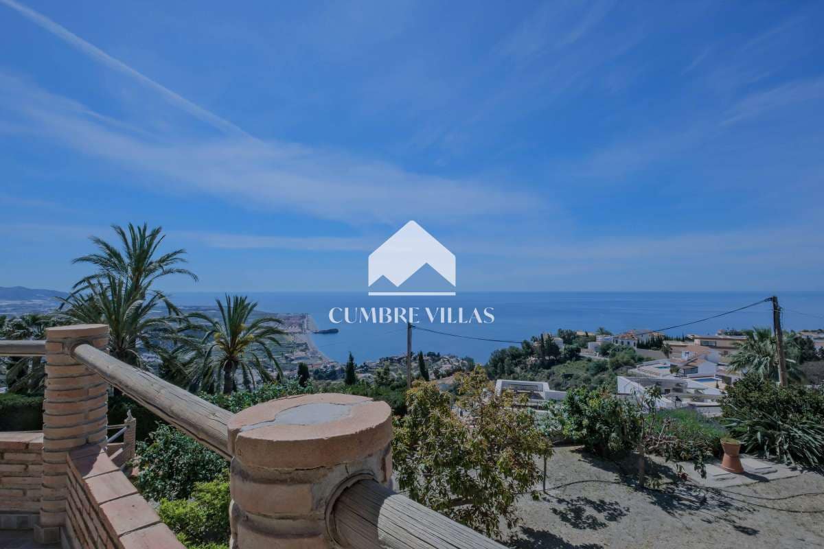 3 Zimmer Villa zu verkaufen in Salobrena mit Pool Garage - 840.000 € (Ref: 9848411)