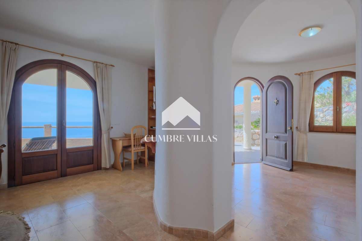 3 Zimmer Villa zu verkaufen in Salobrena mit Pool Garage - 840.000 € (Ref: 9848411)