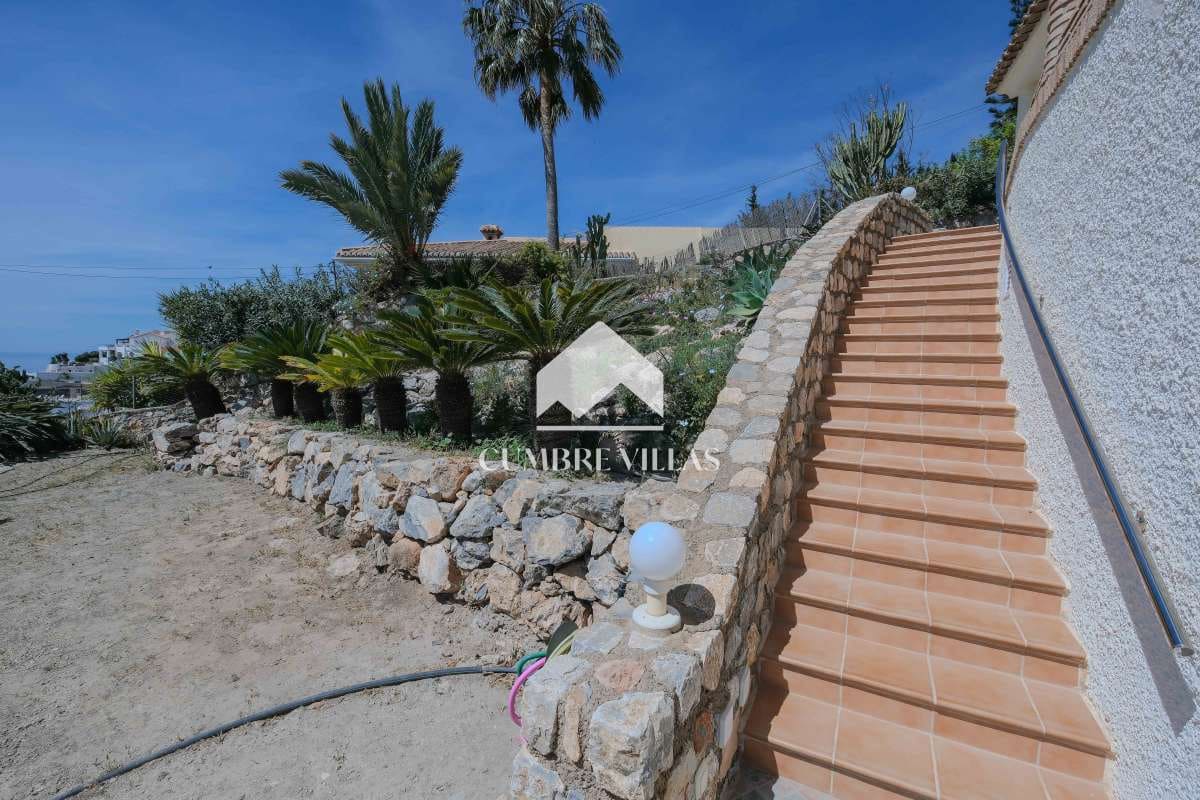 3 Zimmer Villa zu verkaufen in Salobrena mit Pool Garage - 840.000 € (Ref: 9848411)