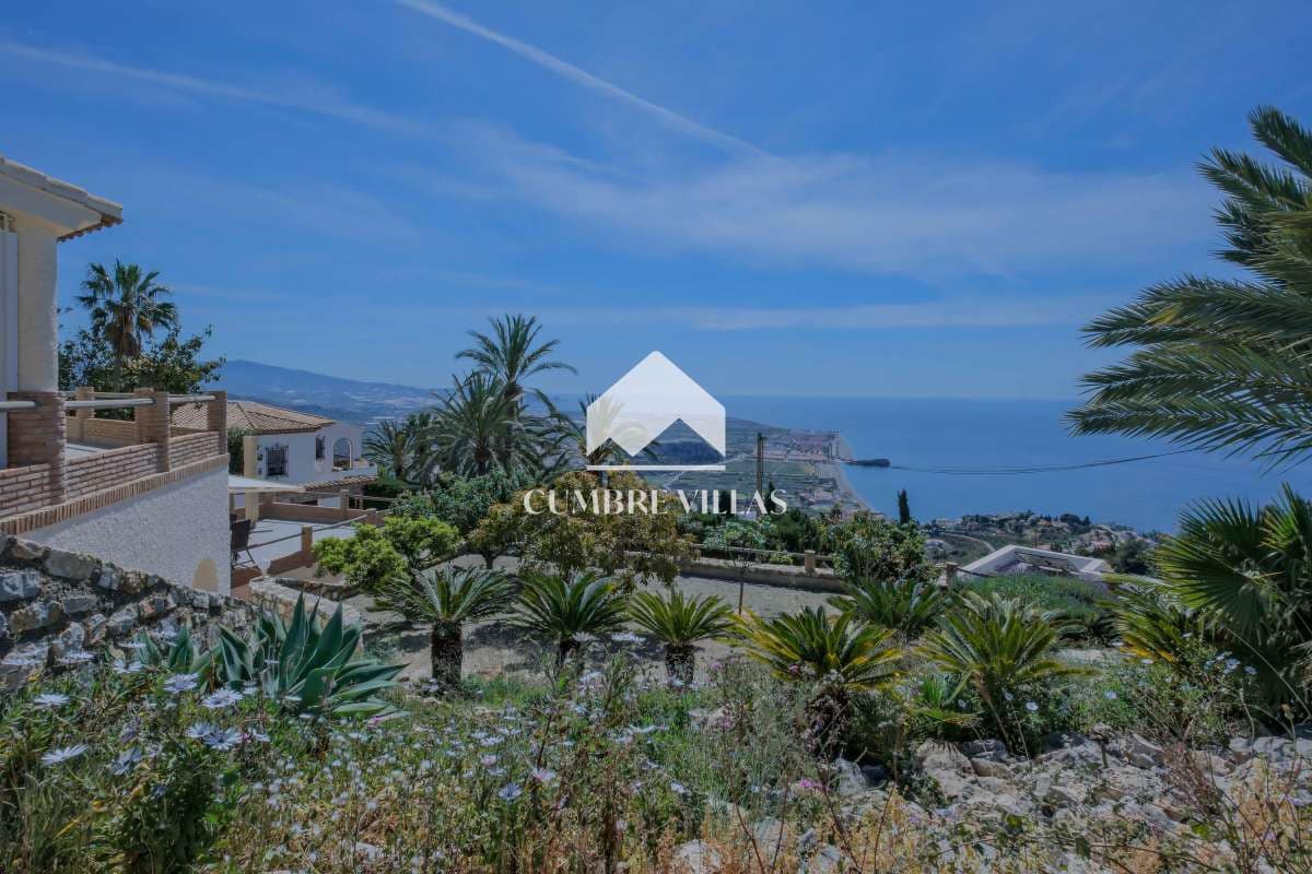 3 Zimmer Villa zu verkaufen in Salobrena mit Pool Garage - 840.000 € (Ref: 9848411)