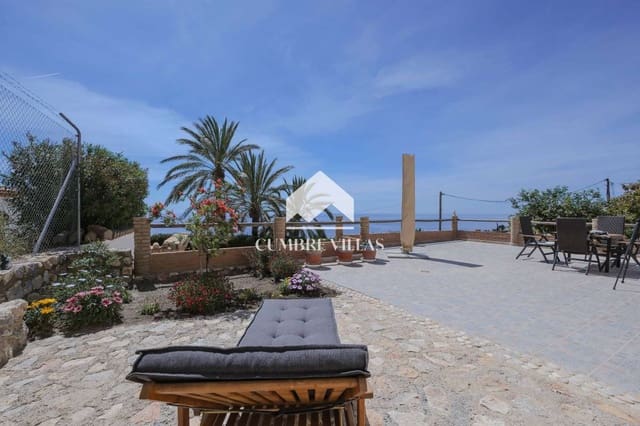 Chalet de 3 habitaciones en Salobreña en venta con piscina garaje - 840.000 € (Ref: 9848411)