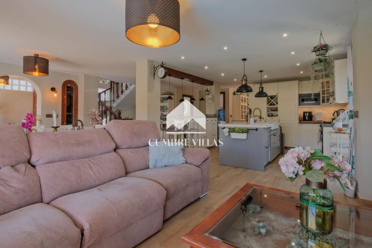 5 sypialnia Willa na sprzedaż w Almunecar z basenem garażem - 1 665 000 € (Ref: 9850620)