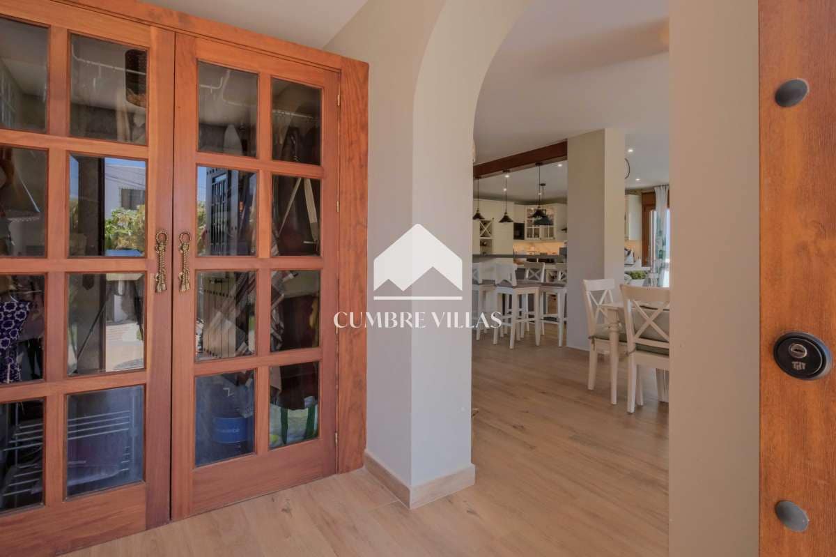 5 sypialnia Willa na sprzedaż w Almunecar z basenem garażem - 1 665 000 € (Ref: 9850620)