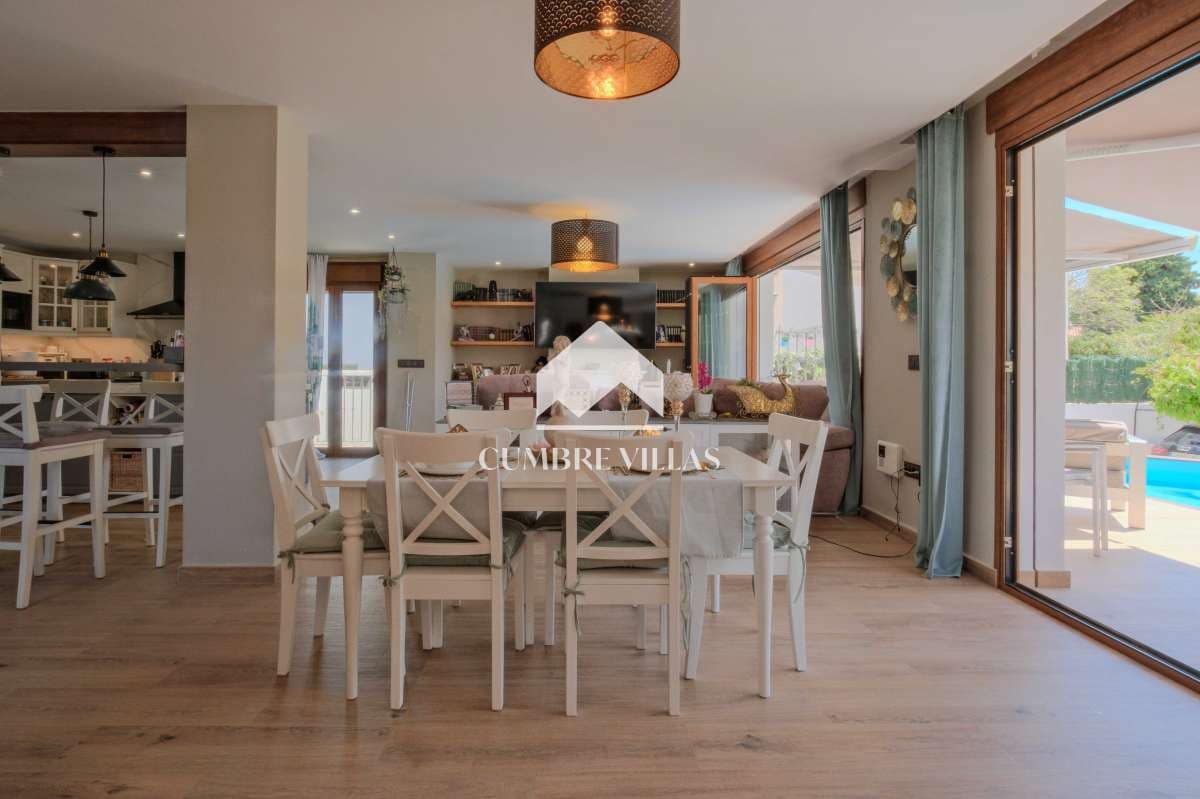 5 sypialnia Willa na sprzedaż w Almunecar z basenem garażem - 1 665 000 € (Ref: 9850620)
