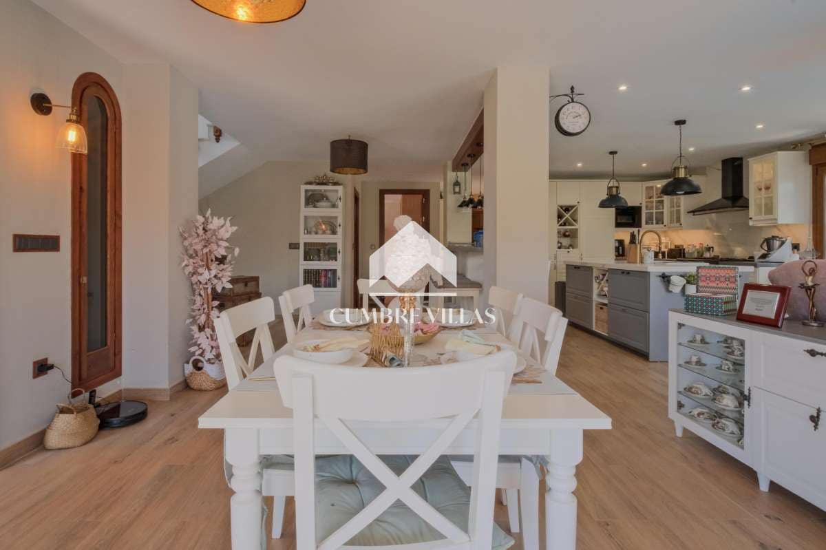 5 sypialnia Willa na sprzedaż w Almunecar z basenem garażem - 1 665 000 € (Ref: 9850620)