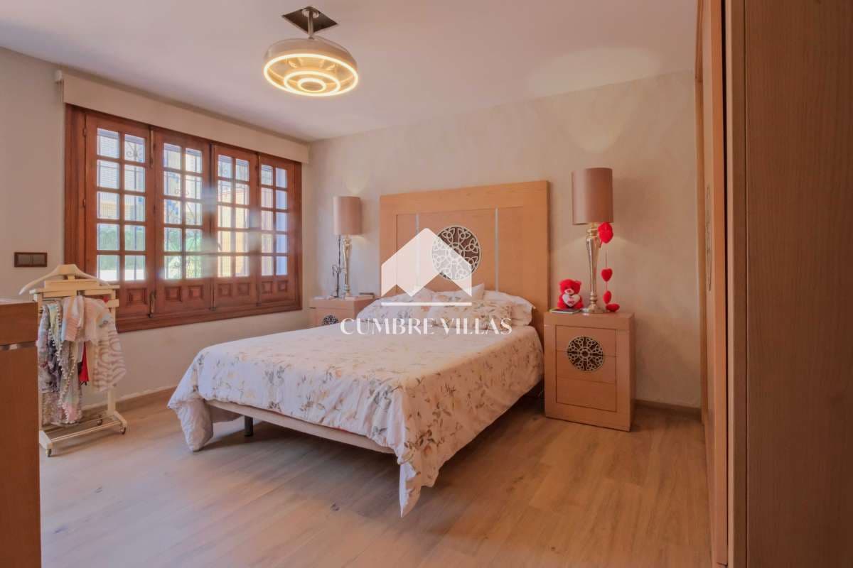 5 sypialnia Willa na sprzedaż w Almunecar z basenem garażem - 1 665 000 € (Ref: 9850620)