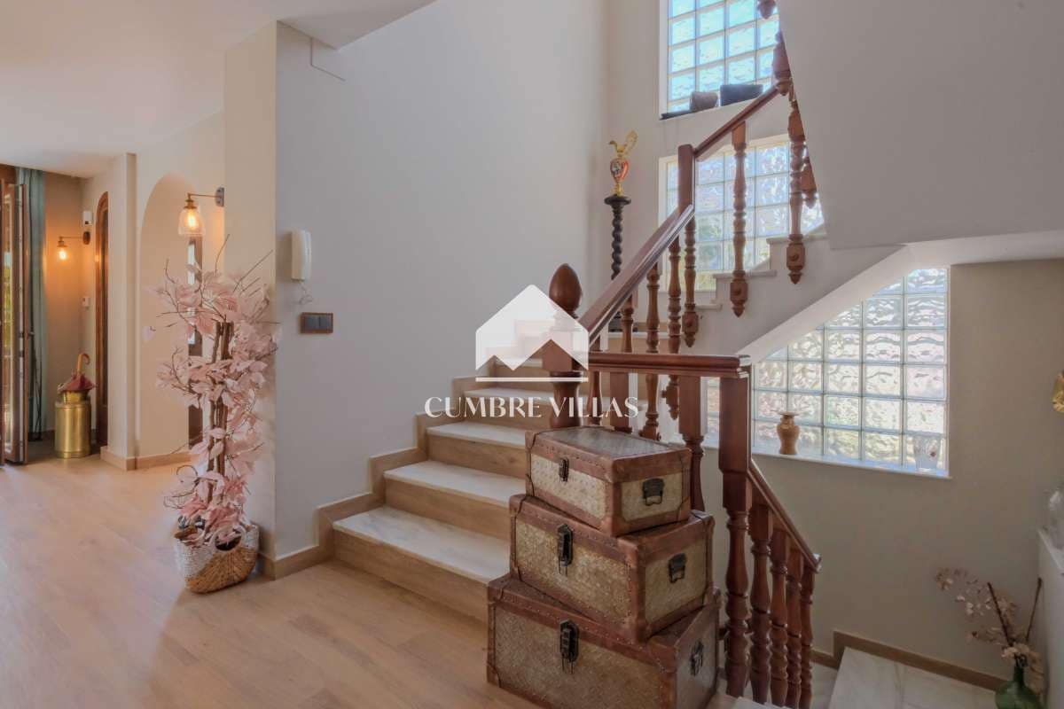 5 sypialnia Willa na sprzedaż w Almunecar z basenem garażem - 1 665 000 € (Ref: 9850620)