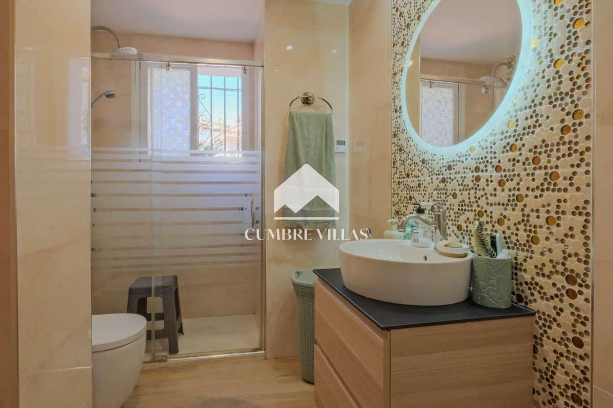 5 sypialnia Willa na sprzedaż w Almunecar z basenem garażem - 1 665 000 € (Ref: 9850620)
