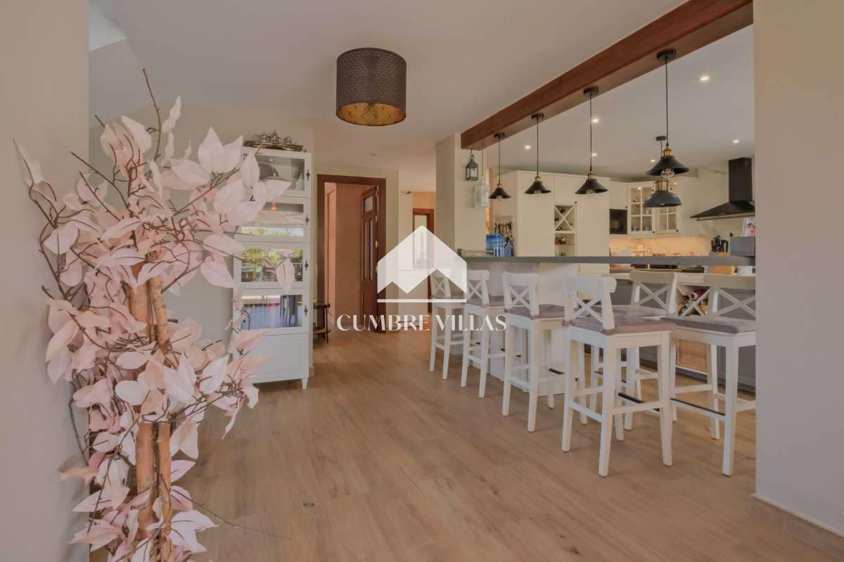 5 sypialnia Willa na sprzedaż w Almunecar z basenem garażem - 1 665 000 € (Ref: 9850620)