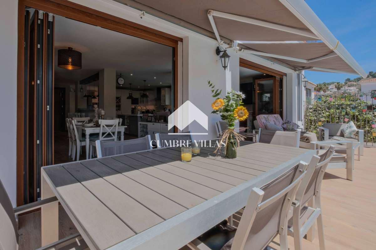 5 sypialnia Willa na sprzedaż w Almunecar z basenem garażem - 1 665 000 € (Ref: 9850620)