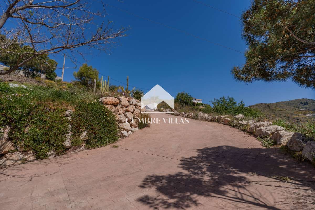 5 bedroom Finca/Country House for sale in Almunecar with pool garage - € 525,000 (Ref: 9854674)