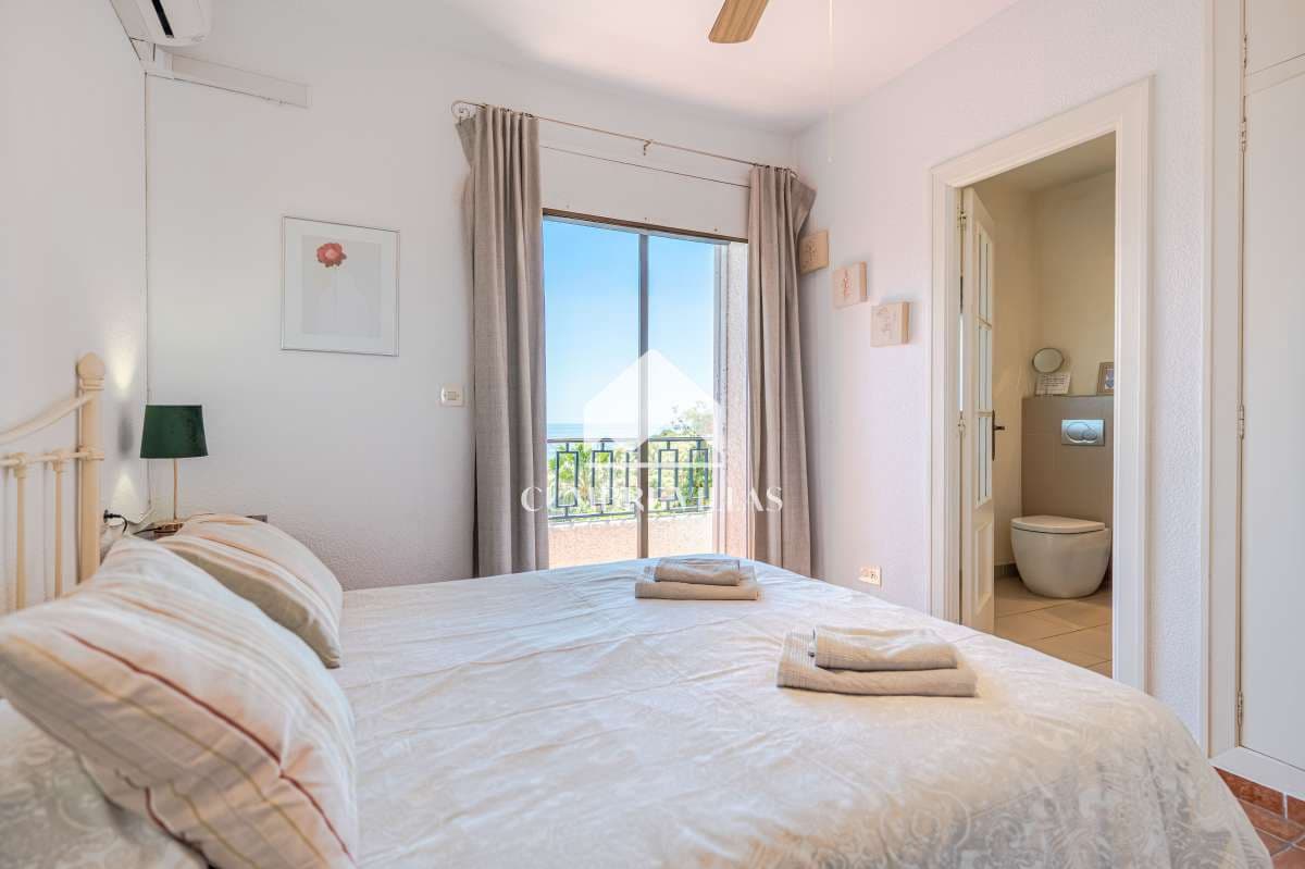 4 slaapkamer Villa te koop in Salobrena met zwembad garage - € 750.000 (Ref: 9891450)