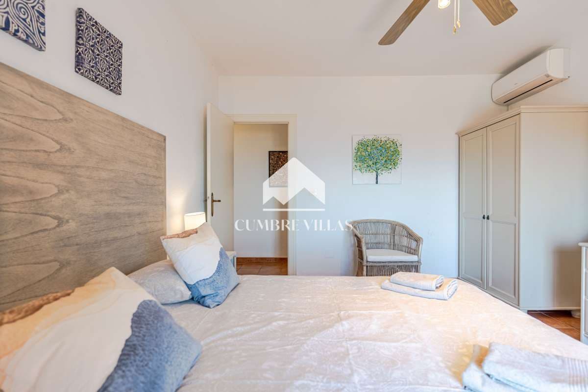4 slaapkamer Villa te koop in Salobrena met zwembad garage - € 750.000 (Ref: 9891450)